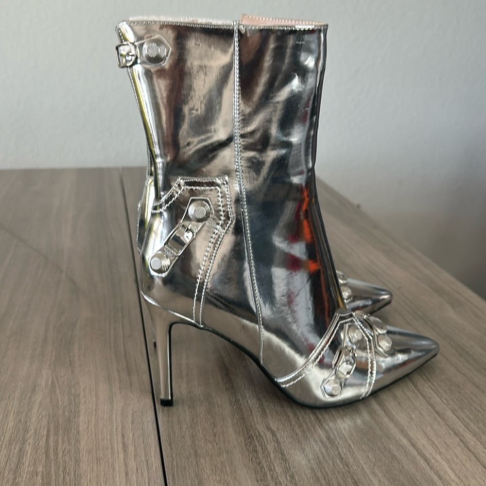 Azalea wang silver booties